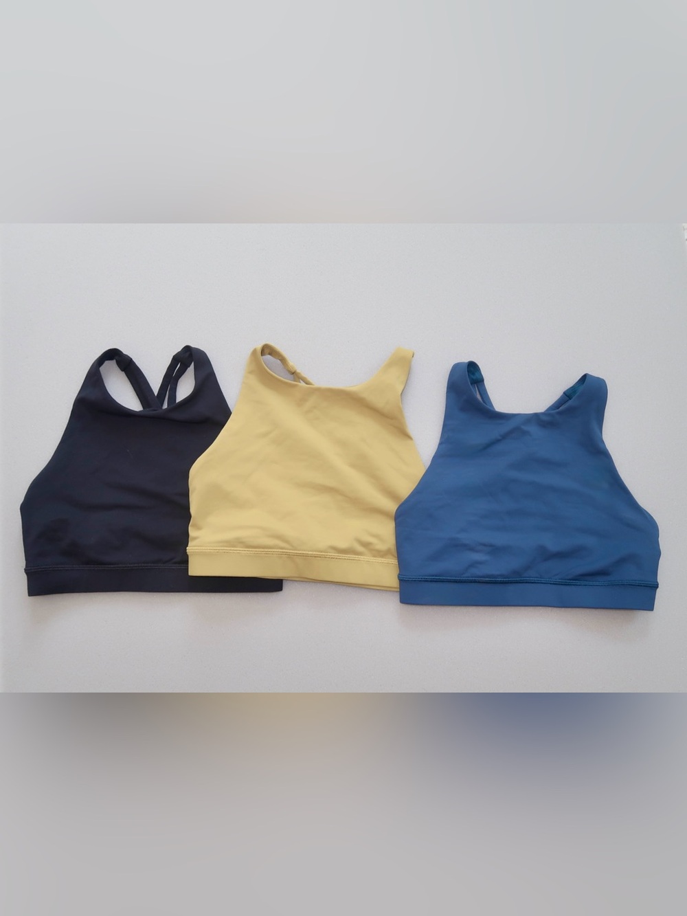 3x lululemon : Women’s High-Neck greenish/ yellow, black, blue Sports Bra